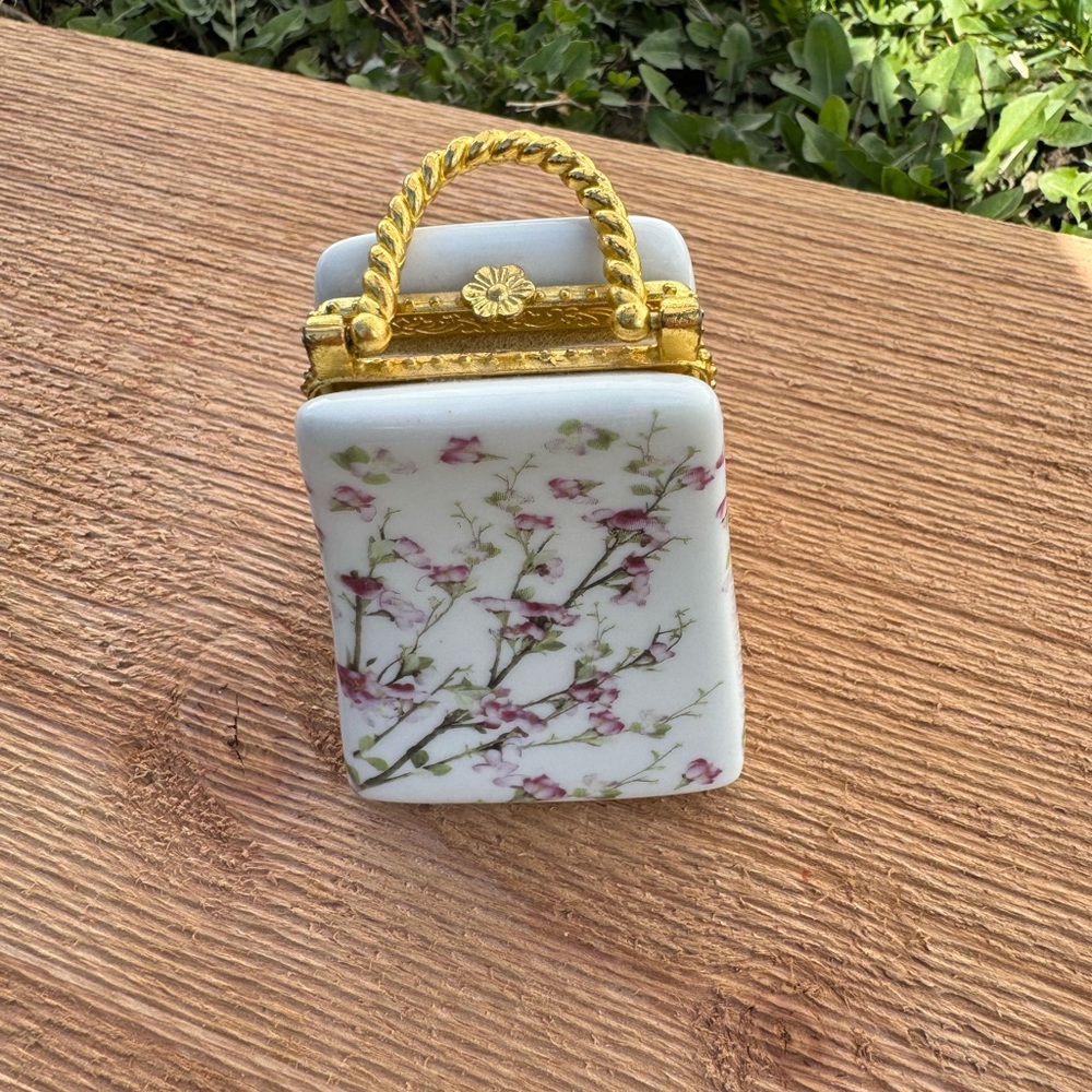 Ben Bridge Gold and White Jewelry Box